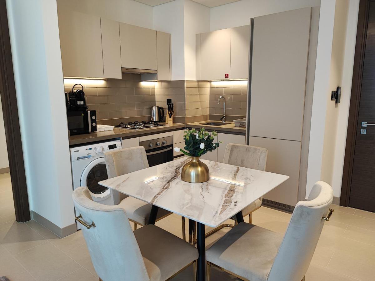 Beautiful 2 Bedroom Next To Business Bay - Sobha Creek Vista ดูไบ ภายนอก รูปภาพ