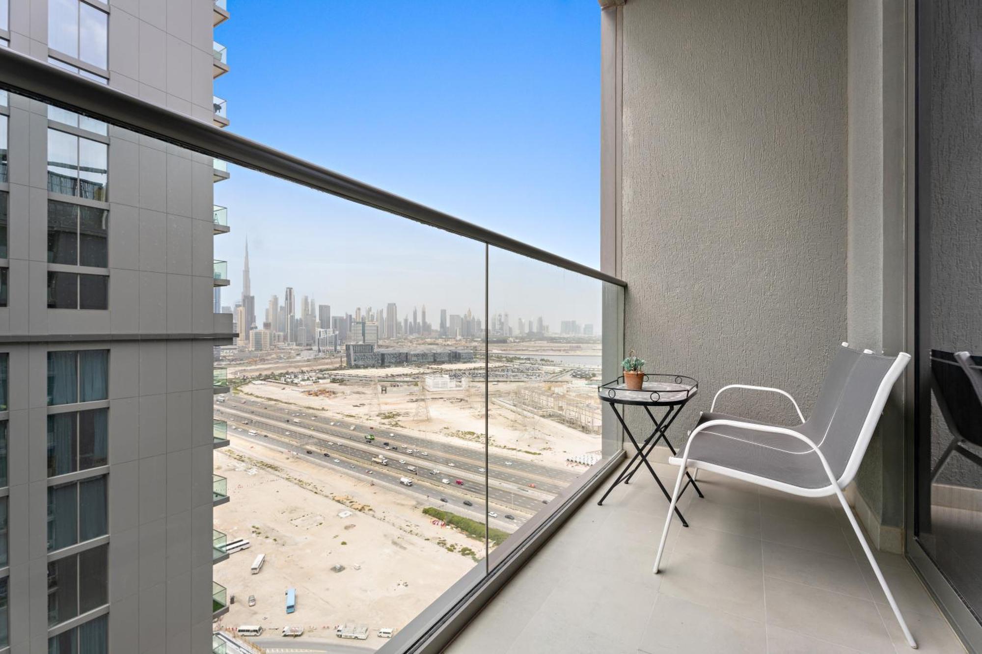 Beautiful 2 Bedroom Next To Business Bay - Sobha Creek Vista ดูไบ ภายนอก รูปภาพ