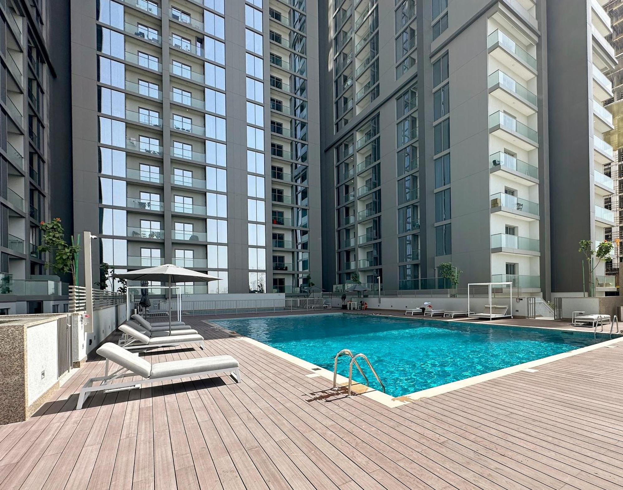 Beautiful 2 Bedroom Next To Business Bay - Sobha Creek Vista ดูไบ ภายนอก รูปภาพ